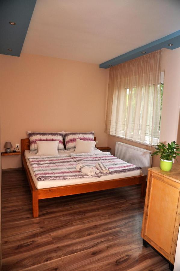 Orchidea Apartman Apartamento Makó Exterior foto